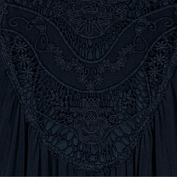 Altar’d State~NWT~Sleeveless Mini Shift Dress‎ w/ Crochet Accents~Black~Sz S - Picture 5 of 12